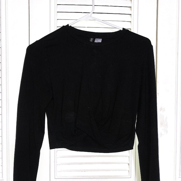 Black Cropped Sweater - Picture 1 of 3